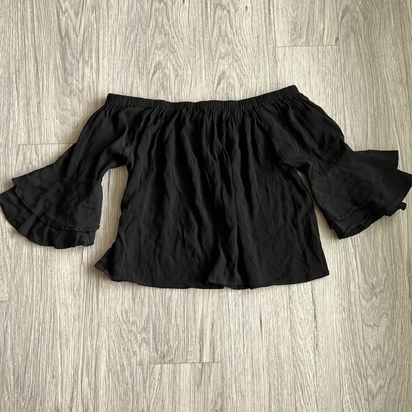 Forever 21 Black Off the Shoulder Top Size M - Picture 5 of 5